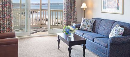 The Wellington Yacht & Racquet Club Room