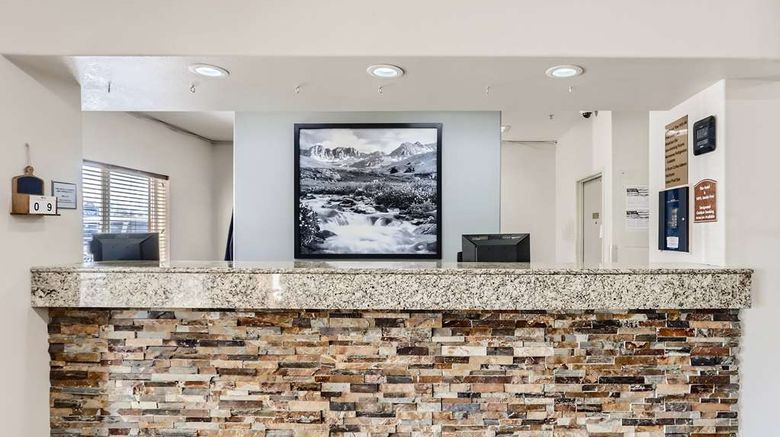 <b>Baymont by Wyndham Fort Collins Area Lobby</b>. Images powered by <a href="https://iceportal.shijigroup.com/" title="IcePortal" target="_blank">IcePortal</a>.