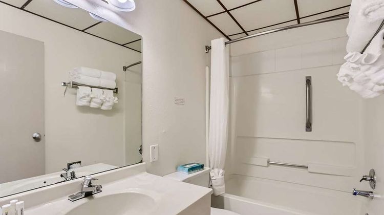 Baymont by Wyndham Fort Collins Area Room