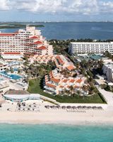 Wyndham Grand Cancun Resort & Villas