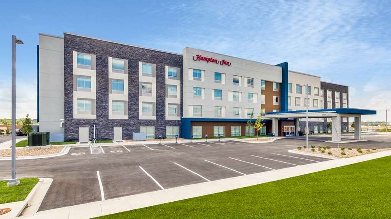 <b>Hampton Inn Kansas City Southeast Exterior</b>. Images powered by <a href="https://iceportal.shijigroup.com/" title="IcePortal" target="_blank">IcePortal</a>.