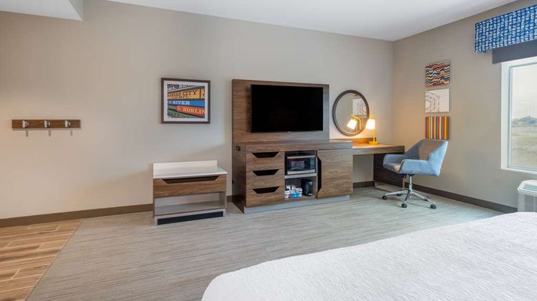 <b>Hampton Inn Kansas City Southeast Room</b>. Images powered by <a href="https://iceportal.shijigroup.com/" title="IcePortal" target="_blank">IcePortal</a>.