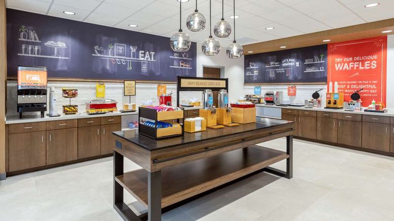<b>Hampton Inn Kansas City Southeast Restaurant</b>. Images powered by <a href="https://iceportal.shijigroup.com/" title="IcePortal" target="_blank">IcePortal</a>.