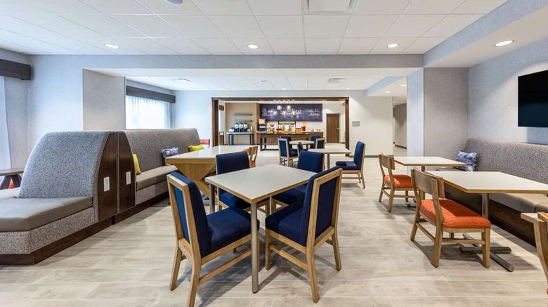 <b>Hampton Inn Kansas City Southeast Restaurant</b>. Images powered by <a href="https://iceportal.shijigroup.com/" title="IcePortal" target="_blank">IcePortal</a>.