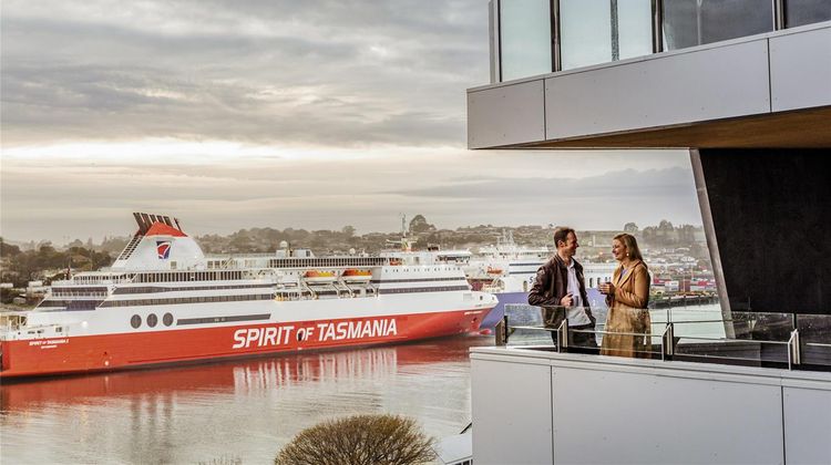 Novotel Devonport Suite