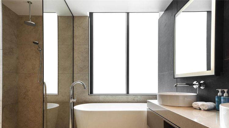 Novotel Devonport Suite