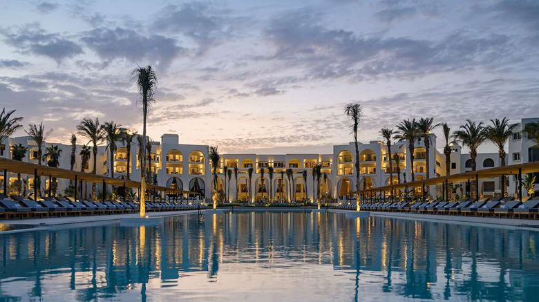 <b>Serry Beach Resort Beach</b>. Images powered by <a href="https://iceportal.shijigroup.com/" title="IcePortal" target="_blank">IcePortal</a>.