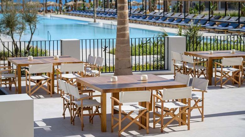 <b>Serry Beach Resort Restaurant</b>. Images powered by <a href="https://iceportal.shijigroup.com/" title="IcePortal" target="_blank">IcePortal</a>.