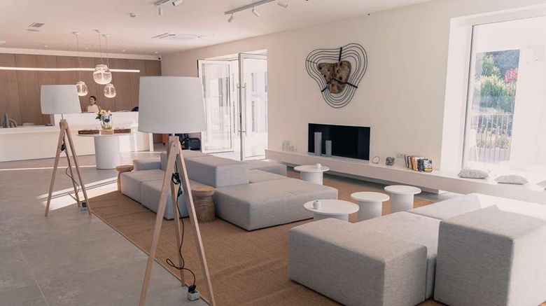 <b>Radisson Resort Plaza Skiathos Lobby</b>. Images powered by <a href="https://iceportal.shijigroup.com/" title="IcePortal" target="_blank">IcePortal</a>.