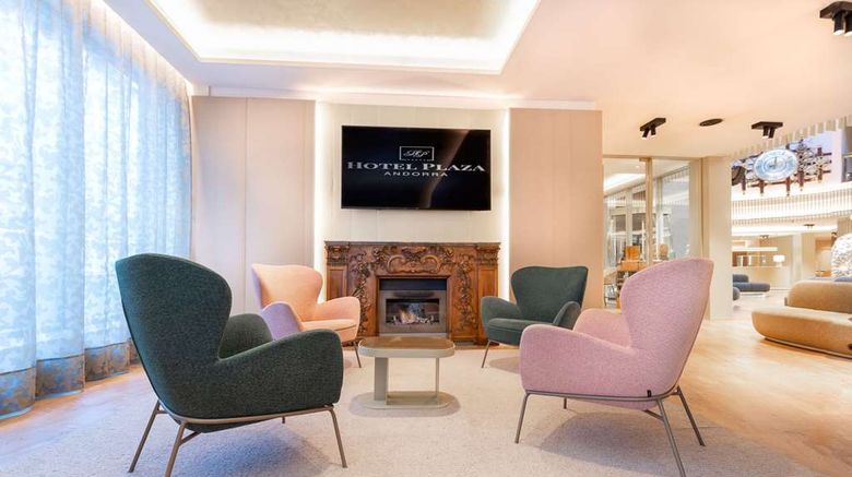<b>Hotel Plaza Andorra Lobby</b>. Images powered by <a href="https://iceportal.shijigroup.com/" title="IcePortal" target="_blank">IcePortal</a>.