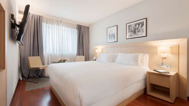 <b>Suites Plaza Hotel & Wellness Andorra Room</b>. Images powered by <a href="https://iceportal.shijigroup.com/" title="IcePortal" target="_blank">IcePortal</a>.