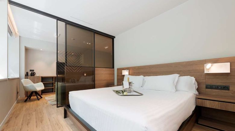 <b>Suites Plaza Hotel & Wellness Andorra Suite</b>. Images powered by <a href="https://iceportal.shijigroup.com/" title="IcePortal" target="_blank">IcePortal</a>.