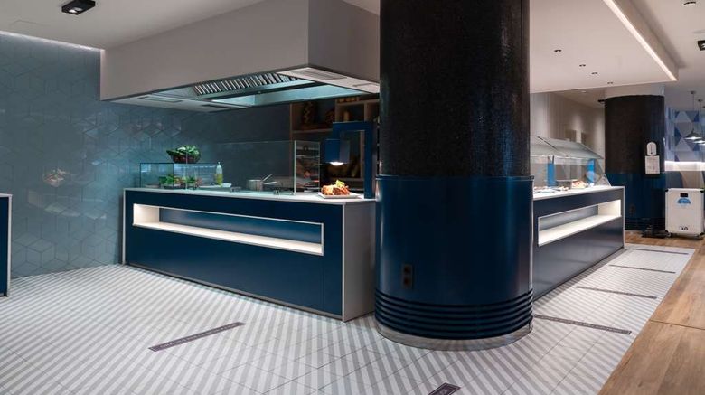 <b>Suites Plaza Hotel & Wellness Andorra Restaurant</b>. Images powered by <a href="https://iceportal.shijigroup.com/" title="IcePortal" target="_blank">IcePortal</a>.