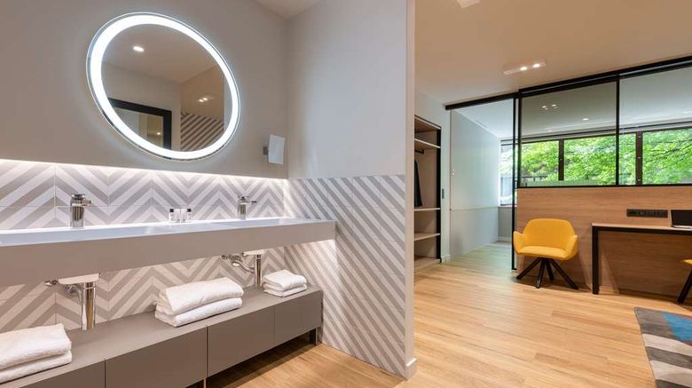 <b>Suites Plaza Hotel & Wellness Andorra Suite</b>. Images powered by <a href="https://iceportal.shijigroup.com/" title="IcePortal" target="_blank">IcePortal</a>.