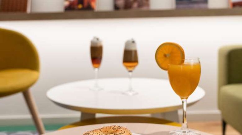 <b>Suites Plaza Hotel & Wellness Andorra Restaurant</b>. Images powered by <a href="https://iceportal.shijigroup.com/" title="IcePortal" target="_blank">IcePortal</a>.