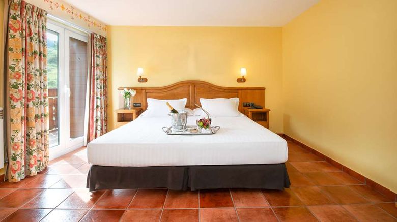 <b>Hotel Ski Plaza and Wellness Room</b>. Images powered by <a href="https://iceportal.shijigroup.com/" title="IcePortal" target="_blank">IcePortal</a>.