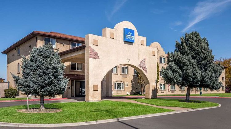Americas Best Value Inn Exterior