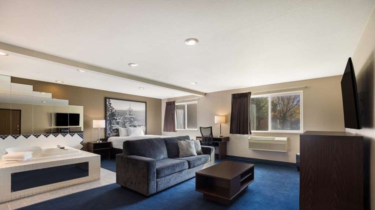 Americas Best Value Inn Suite