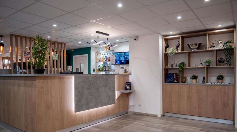 <b>Hotel Bleu France Lobby</b>. Images powered by <a href="https://iceportal.shijigroup.com/" title="IcePortal" target="_blank">IcePortal</a>.