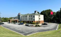 Ramada by Wyndham Lithia Springs