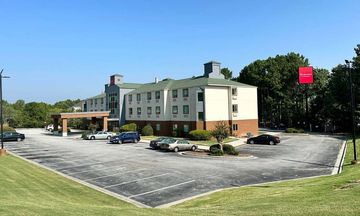 Ramada by Wyndham Lithia Springs