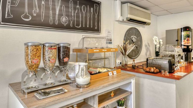 <b>Zenitude Hotel-Residences Beziers Centre Restaurant</b>. Images powered by <a href="https://iceportal.shijigroup.com/" title="IcePortal" target="_blank">IcePortal</a>.