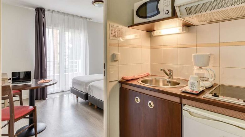 <b>Zenitude Hotel-Residences Beziers Centre Room</b>. Images powered by <a href="https://iceportal.shijigroup.com/" title="IcePortal" target="_blank">IcePortal</a>.
