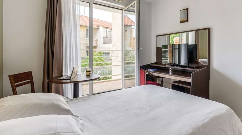 <b>Zenitude Hotel-Residences Beziers Centre Room</b>. Images powered by <a href="https://iceportal.shijigroup.com/" title="IcePortal" target="_blank">IcePortal</a>.