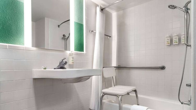 Wingate by Wyndham Williamsburg Room
