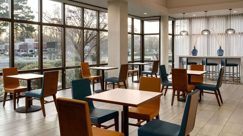 <b>Wingate by Wyndham Williamsburg Lobby</b>. Images powered by <a href="https://iceportal.shijigroup.com/" title="IcePortal" target="_blank">IcePortal</a>.