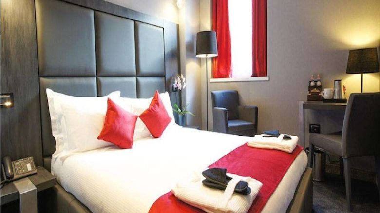 <b>The Bryson Hotel Room</b>. Images powered by <a href="https://iceportal.shijigroup.com/" title="IcePortal" target="_blank">IcePortal</a>.