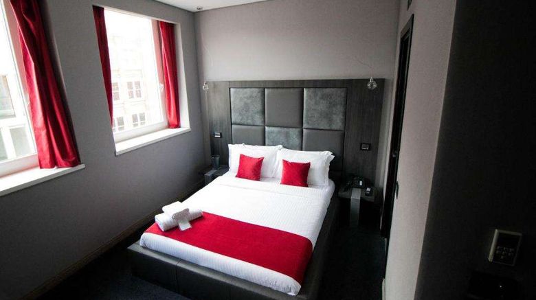 <b>The Bryson Hotel Room</b>. Images powered by <a href="https://iceportal.shijigroup.com/" title="IcePortal" target="_blank">IcePortal</a>.