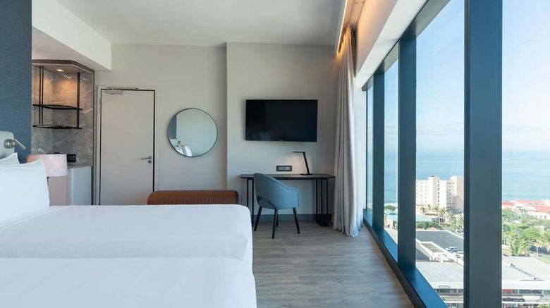 <b>Radisson Blu Hotel Durban Umhlanga Room</b>. Images powered by <a href="https://iceportal.shijigroup.com/" title="IcePortal" target="_blank">IcePortal</a>.