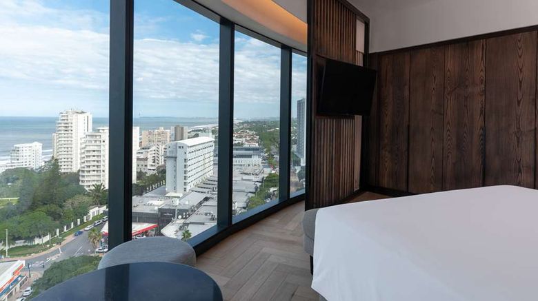 <b>Radisson Blu Hotel Durban Umhlanga Suite</b>. Images powered by <a href="https://iceportal.shijigroup.com/" title="IcePortal" target="_blank">IcePortal</a>.