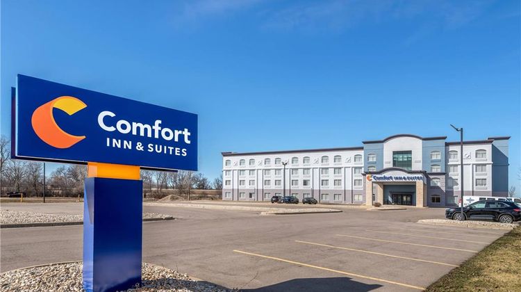 Comfort Inn & Suites Exterior