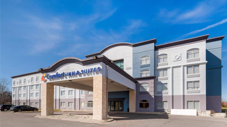 <b>Comfort Inn & Suites Exterior</b>. Images powered by <a href="https://iceportal.shijigroup.com/" title="IcePortal" target="_blank">IcePortal</a>.