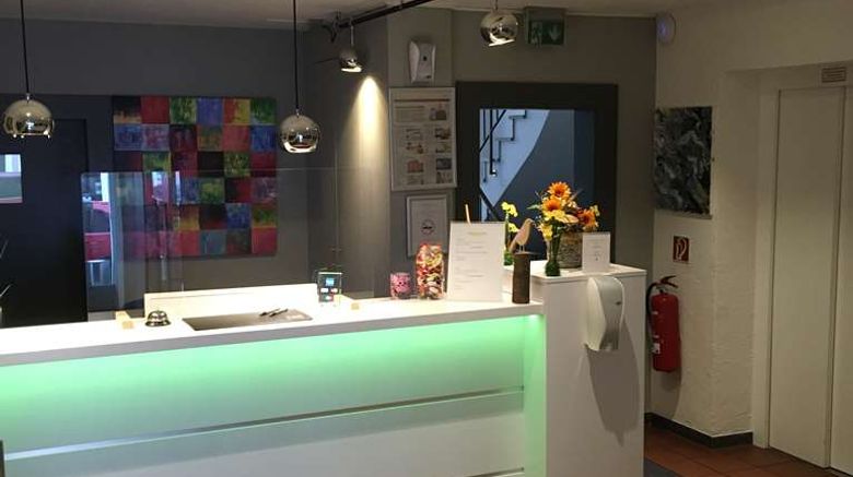 <b>Hotel Wandinger Hof Lobby</b>. Images powered by <a href="https://iceportal.shijigroup.com/" title="IcePortal" target="_blank">IcePortal</a>.