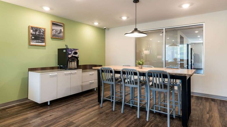 <b>WoodSpring Suites-High Point North Lobby</b>. Images powered by <a href="https://iceportal.shijigroup.com/" title="IcePortal" target="_blank">IcePortal</a>.