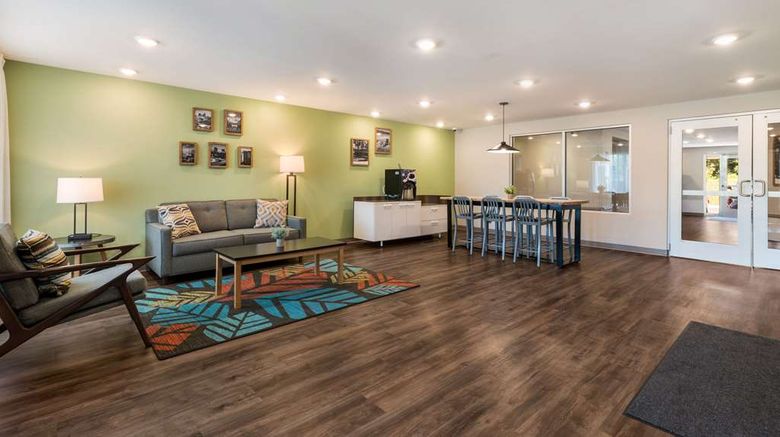 <b>WoodSpring Suites-High Point North Lobby</b>. Images powered by <a href="https://iceportal.shijigroup.com/" title="IcePortal" target="_blank">IcePortal</a>.