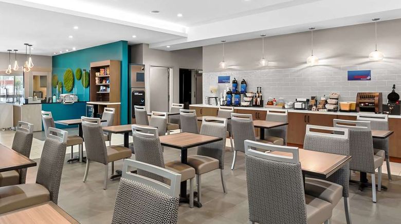 <b>Best Western San Bernardino Hotel Restaurant</b>. Images powered by <a href="https://iceportal.shijigroup.com/" title="IcePortal" target="_blank">IcePortal</a>.