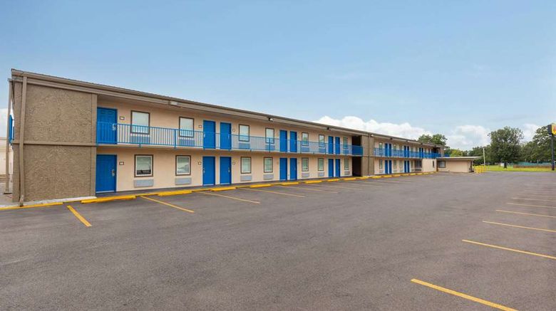 <b>Super 8 by Wyndham Paducah Exterior</b>. Images powered by <a href="https://iceportal.shijigroup.com/" title="IcePortal" target="_blank">IcePortal</a>.