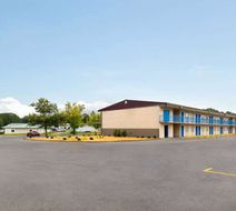 Super 8 by Wyndham Paducah Exterior