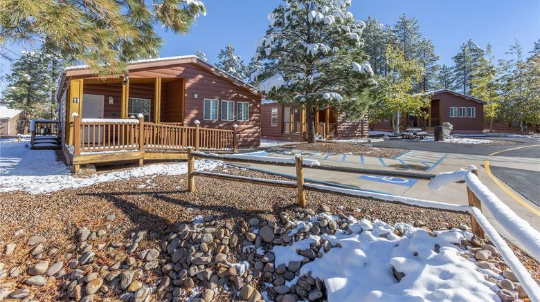 <b>Premiere Vacation Club at the Roundhouse Exterior</b>. Images powered by <a href="https://iceportal.shijigroup.com/" title="IcePortal" target="_blank">IcePortal</a>.