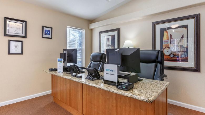 <b>Premiere Vacation Club at the Roundhouse Lobby</b>. Images powered by <a href="https://iceportal.shijigroup.com/" title="IcePortal" target="_blank">IcePortal</a>.