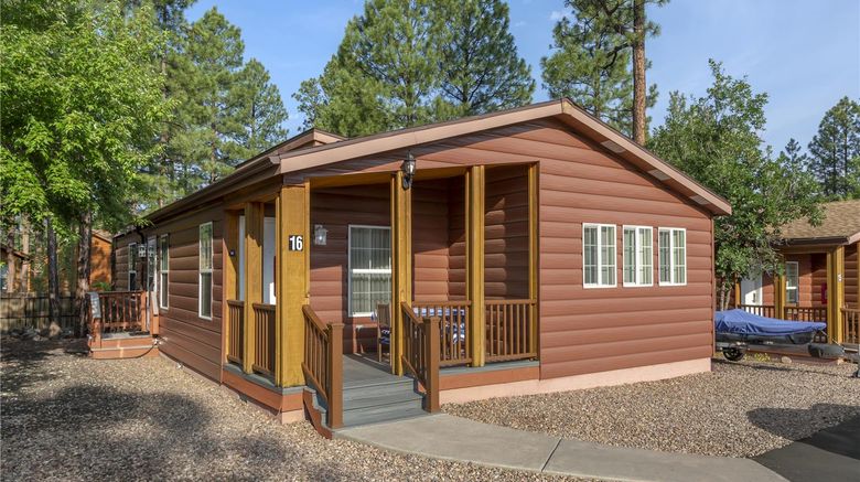<b>Premiere Vacation Club at the Roundhouse Exterior</b>. Images powered by <a href="https://iceportal.shijigroup.com/" title="IcePortal" target="_blank">IcePortal</a>.