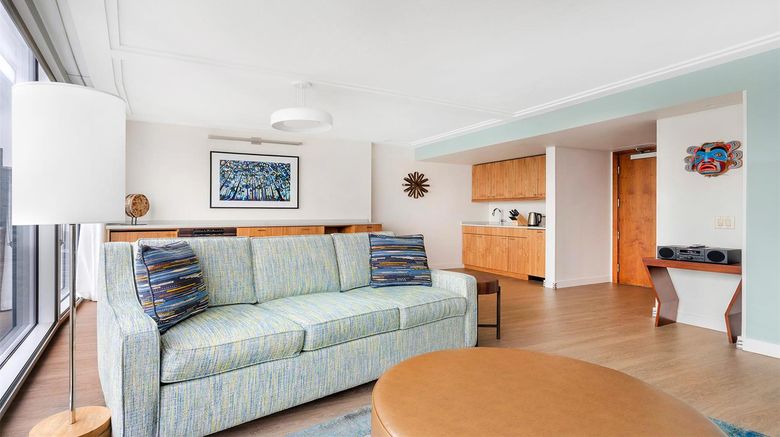 <b>Embarc Vancouver Room</b>. Images powered by <a href="https://iceportal.shijigroup.com/" title="IcePortal" target="_blank">IcePortal</a>.