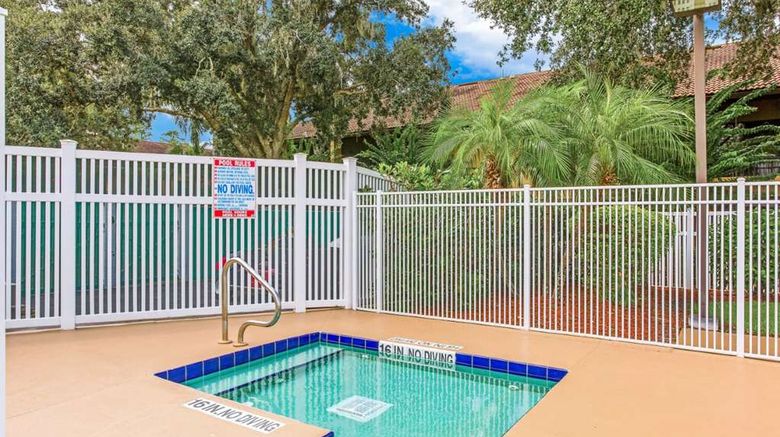 <b>Alhambra Villas Pool</b>. Images powered by <a href="https://iceportal.shijigroup.com/" title="IcePortal" target="_blank">IcePortal</a>.