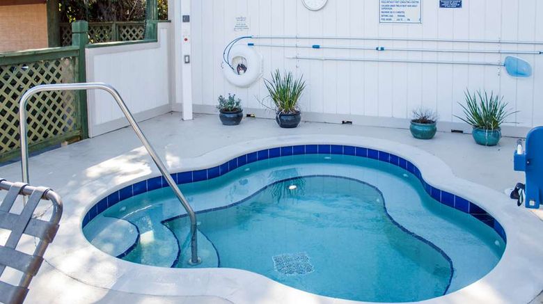 <b>Bryan's Spanish Cove Pool</b>. Images powered by <a href="https://iceportal.shijigroup.com/" title="IcePortal" target="_blank">IcePortal</a>.