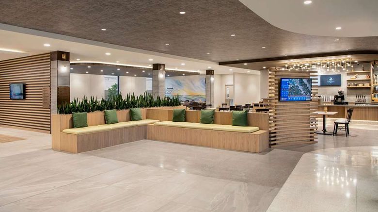 <b>Wyndham Garden Winnipeg Airport Lobby</b>. Images powered by <a href="https://iceportal.shijigroup.com/" title="IcePortal" target="_blank">IcePortal</a>.
