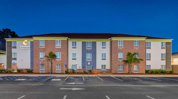 Comfort Inn and Suites Brunswick I-95 Exterior